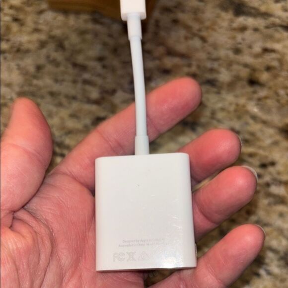 Apple White Adapter - Picture 6 of 8